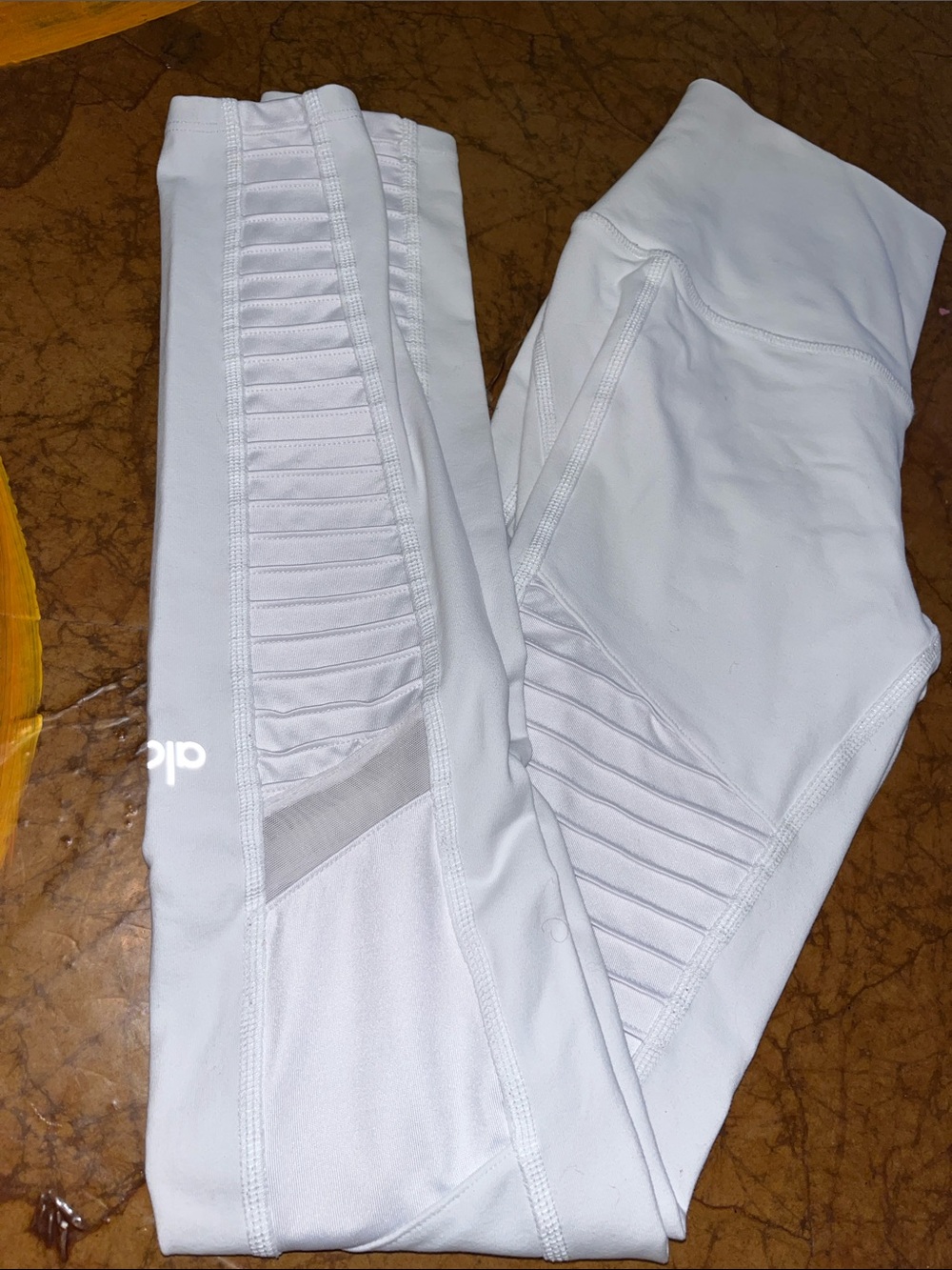 ALO Yoga White Textured Side-Panel Leggings size XS